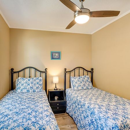 Lovely Emerald Isle Home, Walk To Beach! Экстерьер фото