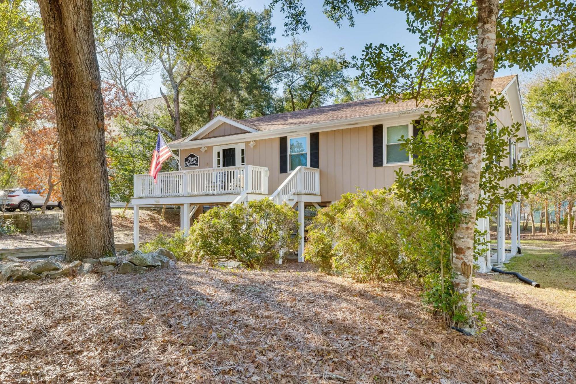 Lovely Emerald Isle Home, Walk To Beach! Экстерьер фото